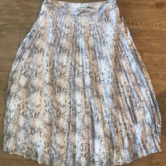 NWT Loft Snakeskin pleated midi skirt - Picture 3 of 4